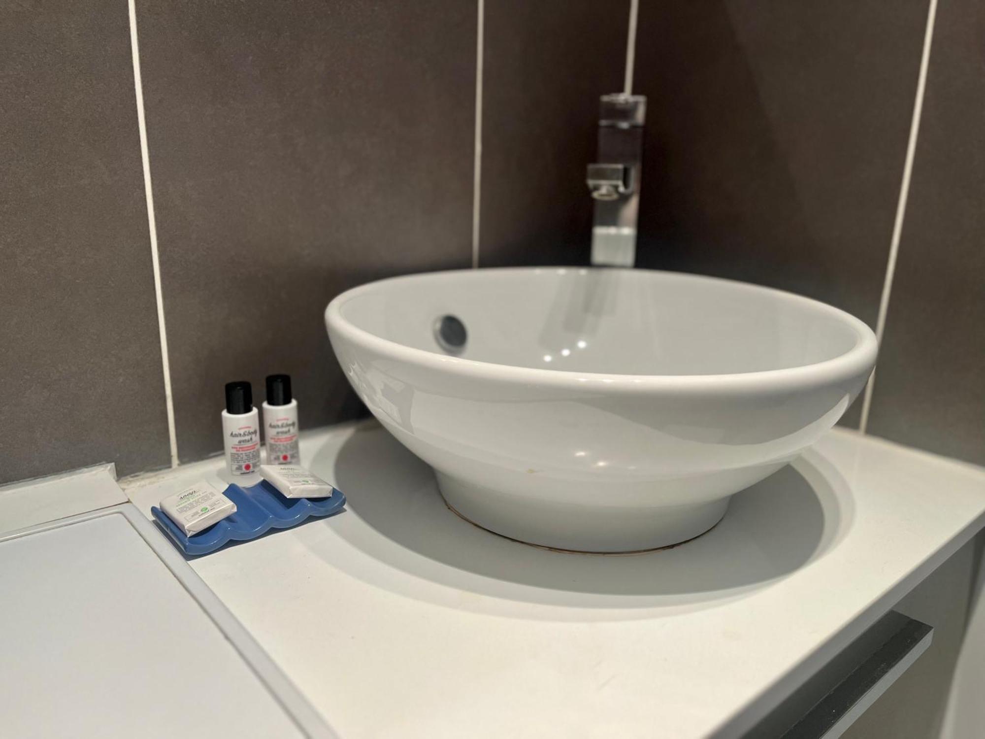 Suite Lavany Lyon Exteriör bild